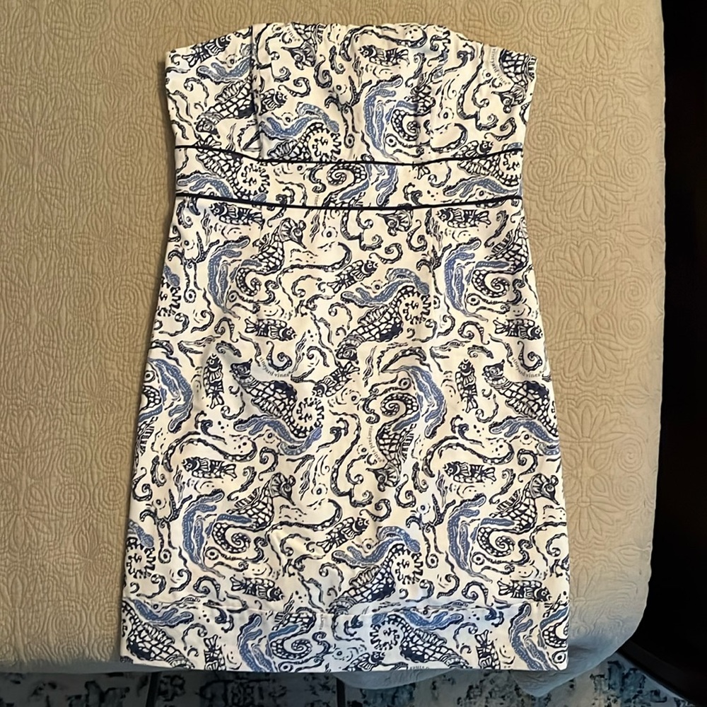 Vineyard Vines strapless sheath dress in a sea life theme. Size 10
